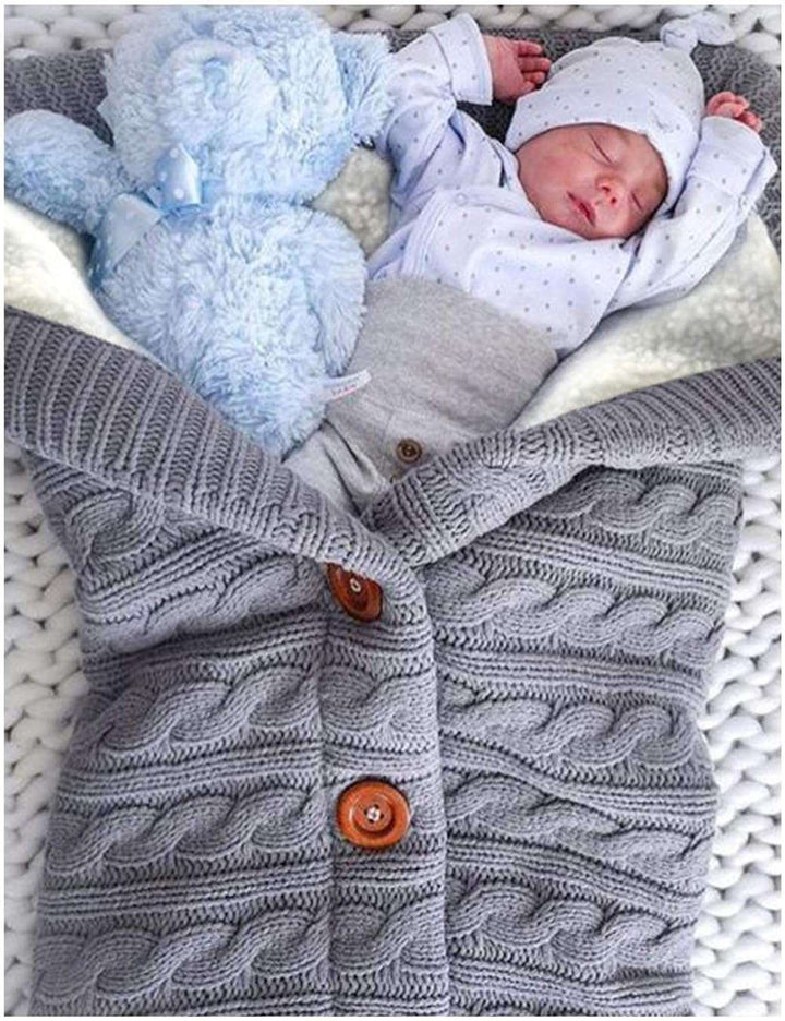 Gestrickter Baby-Schlafsack mit Sherpa-Innenfutter