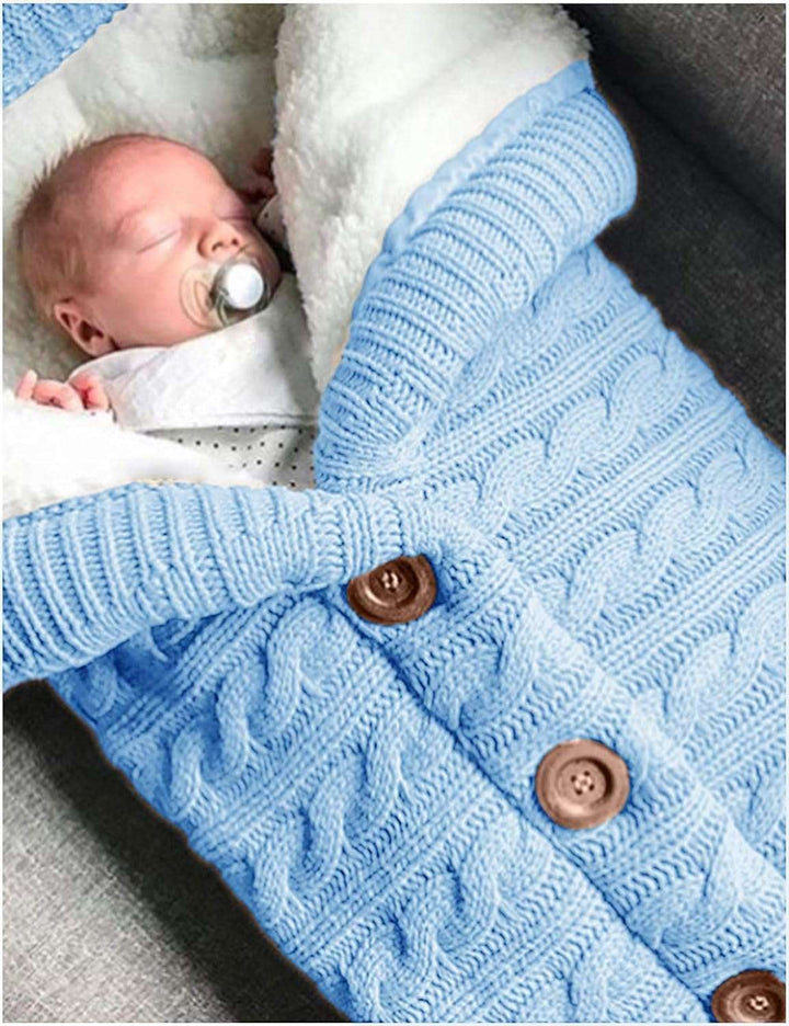 Gestrickter Baby-Schlafsack mit Sherpa-Innenfutter