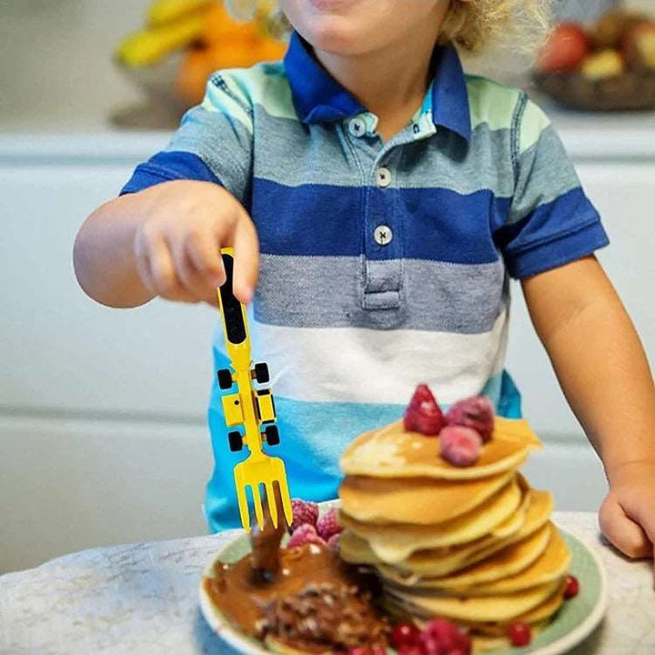 Besteck-Set für Kinder im Baudesign